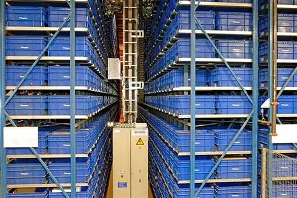Ultimate Guide to Choosing the Right Containers for Your Warehouse Ultimate Guide to Choosing the Right Containers for Your Warehouse
